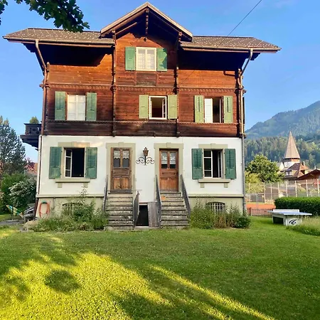 Parterre-wohnung Im Zentrum Gstaad