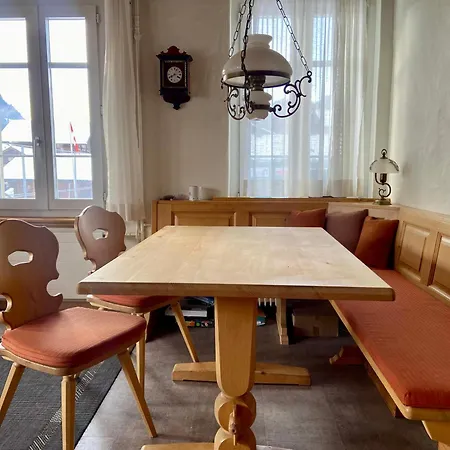 Parterre-wohnung Im Zentrum شقة